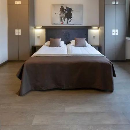 Hotel St. Pol 3*